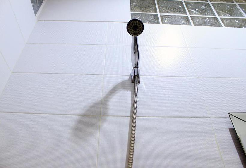 Hotel Zen Rooms Lengkong Besar