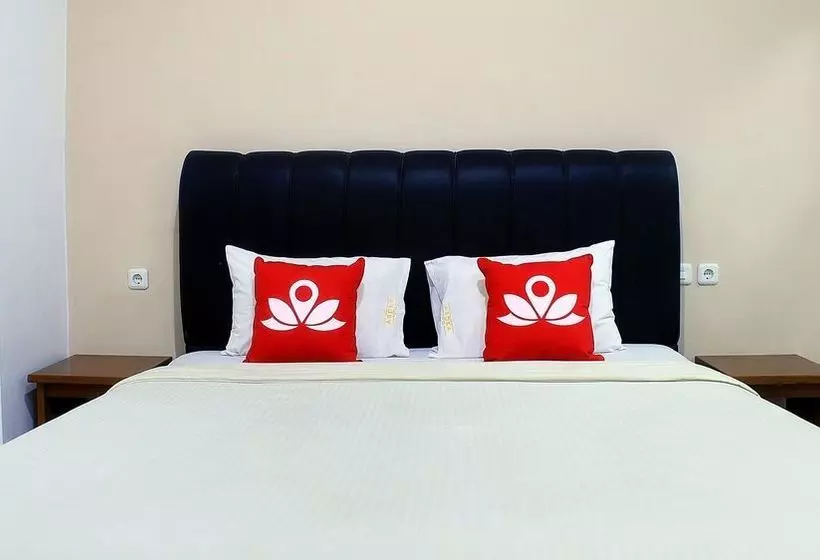 ホテル Zen Rooms Lengkong Besar