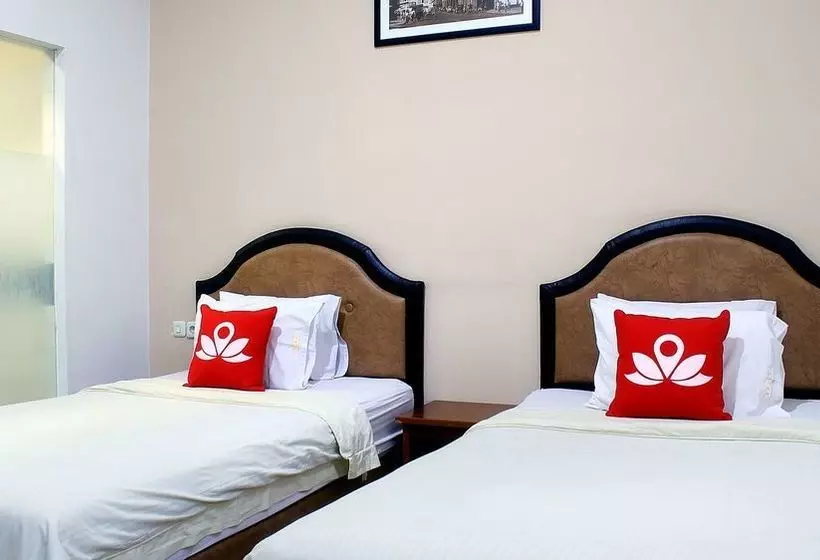 ホテル Zen Rooms Lengkong Besar