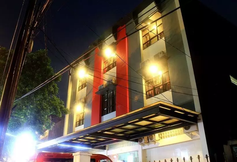 ホテル Zen Rooms Lengkong Besar