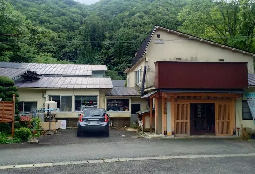 Ryokan Onsen Minshuku Sakaeya