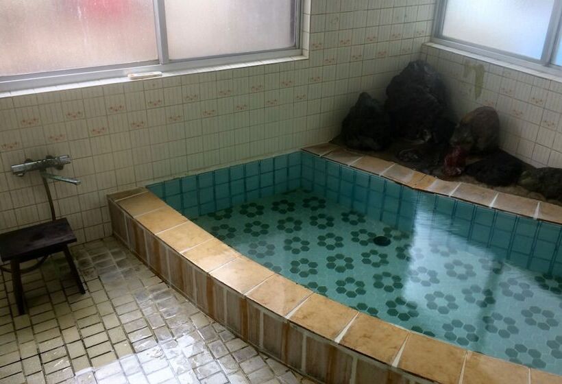 Ryokan Onsen Minshuku Sakaeya