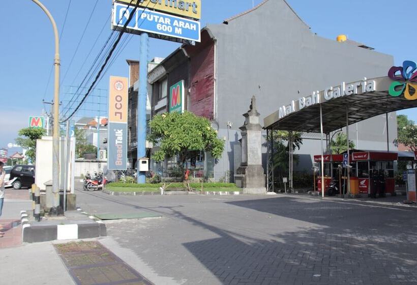 Bali Caps Hostel