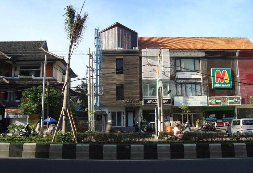 Bali Caps Hostel