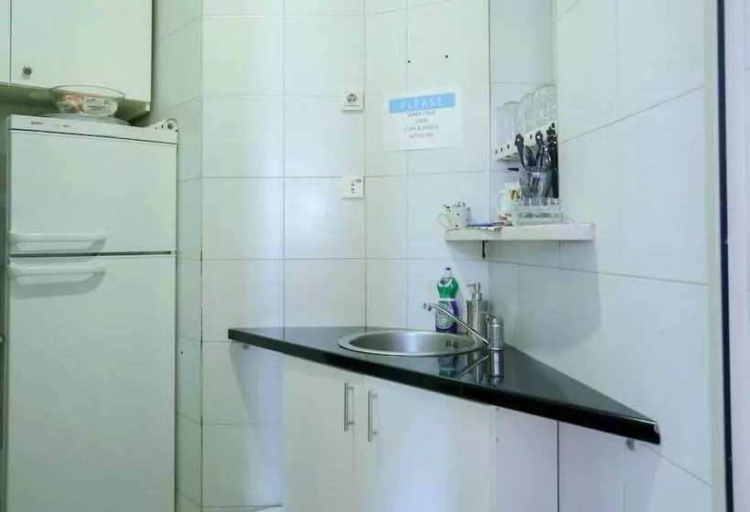 هاستل Pigeon Square Rooms