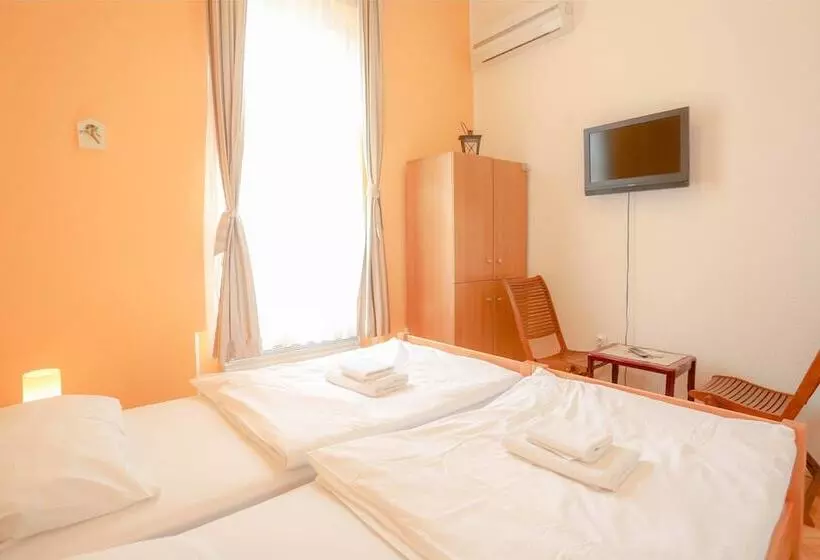 هاستل Pigeon Square Rooms