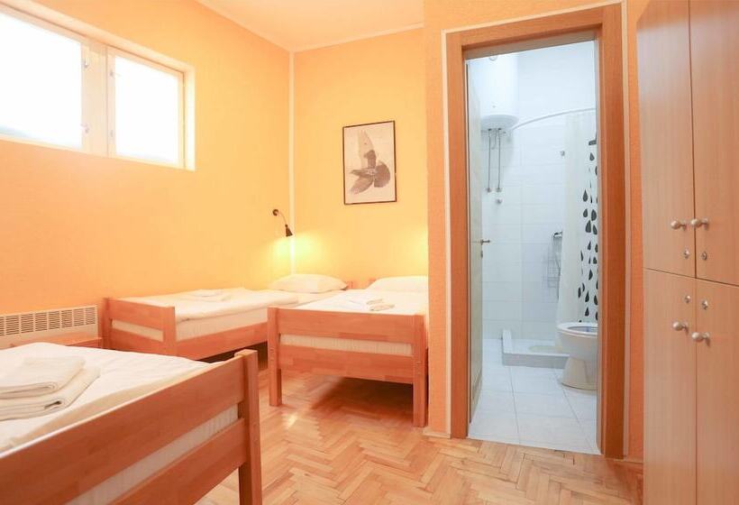 هاستل Pigeon Square Rooms