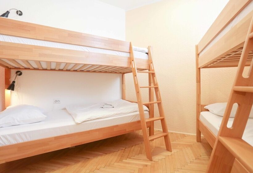 هاستل Pigeon Square Rooms