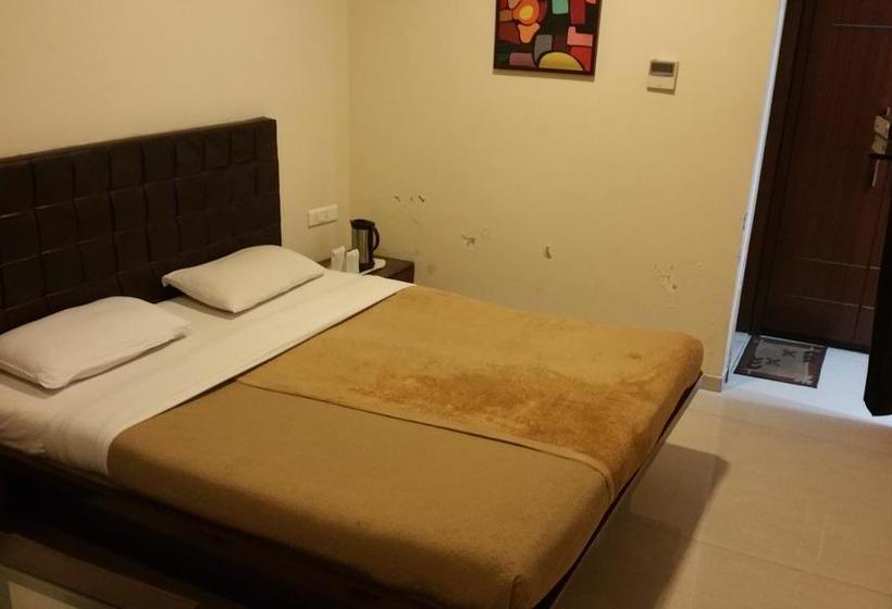 בית מלון כפרי Apna Avenue