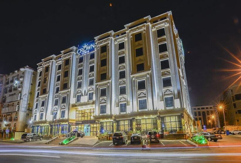 Отель Crown Town