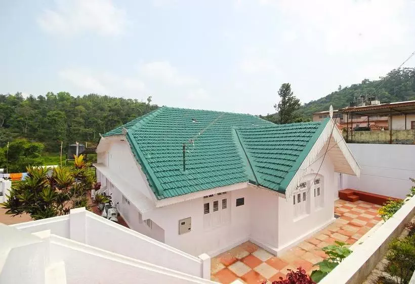 Hotelli Oyo 7170 Home Stay Vintage Villa