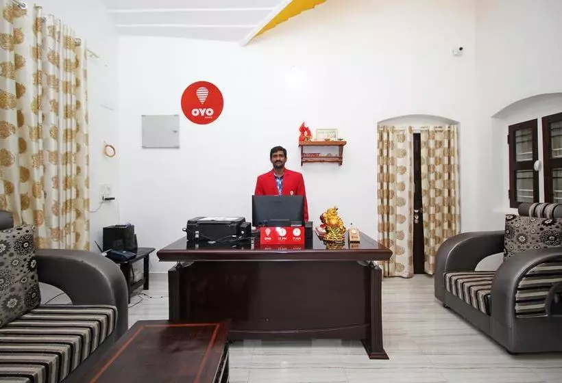 Hotelli Oyo 7170 Home Stay Vintage Villa