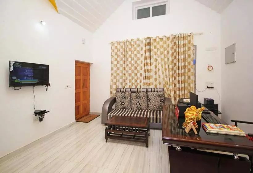 Hotelli Oyo 7170 Home Stay Vintage Villa