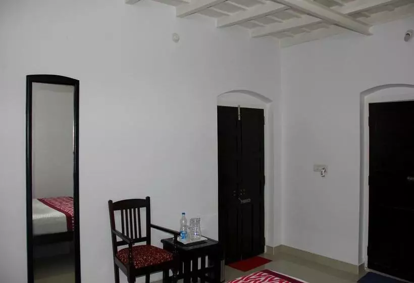 Hotelli Oyo 7170 Home Stay Vintage Villa