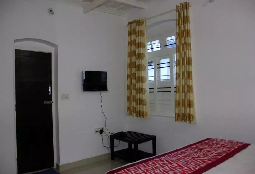 Hotelli Oyo 7170 Home Stay Vintage Villa