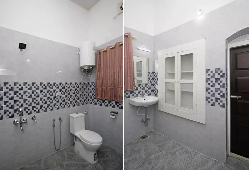 Hotelli Oyo 7170 Home Stay Vintage Villa