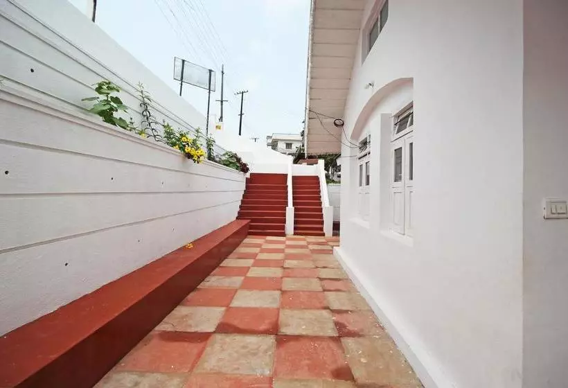Hotelli Oyo 7170 Home Stay Vintage Villa