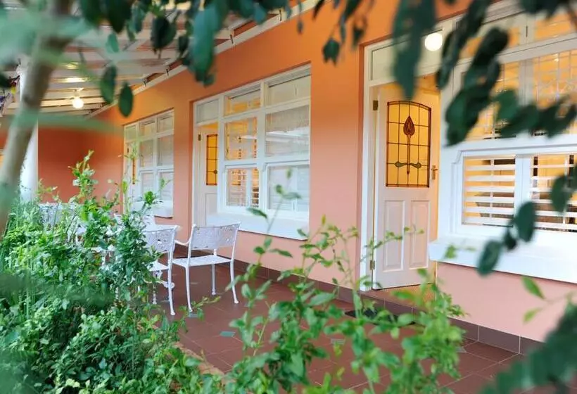 Hotelli Sica S Guest House   The Loft