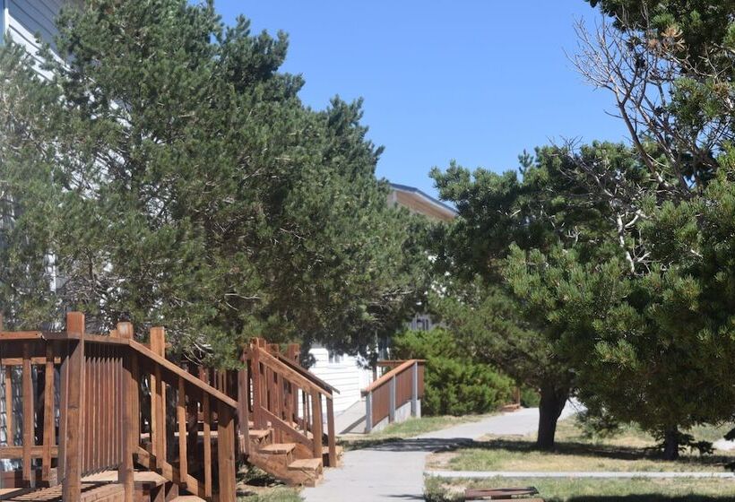 Mactavish Court Townhomes