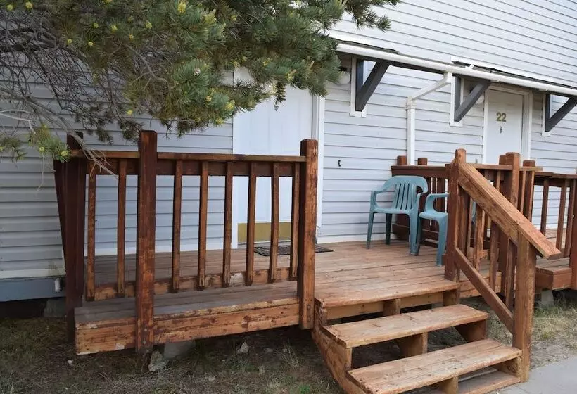 Mactavish Court Townhomes