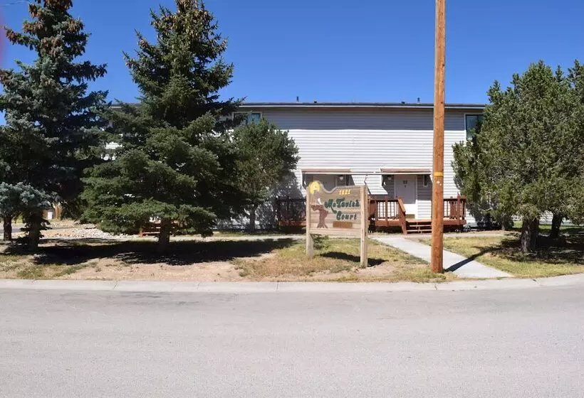 Mactavish Court Townhomes