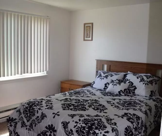 Mactavish Court Townhomes