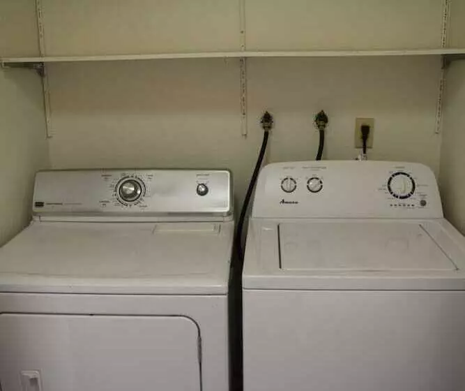 Mactavish Court Townhomes