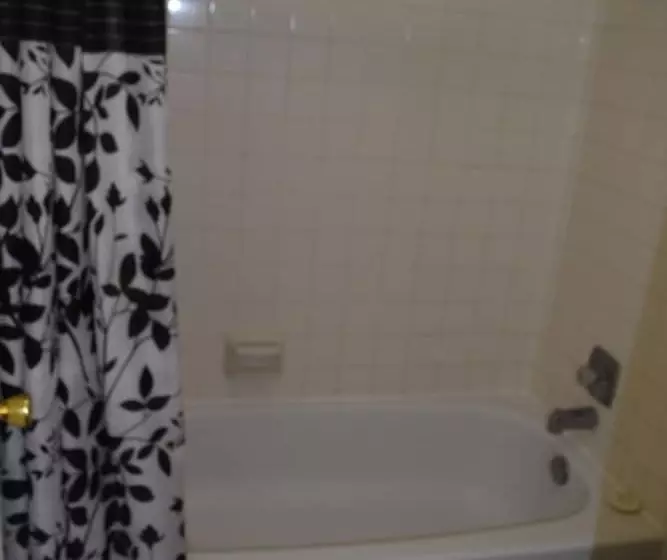 Mactavish Court Townhomes