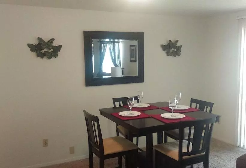 Mactavish Court Townhomes