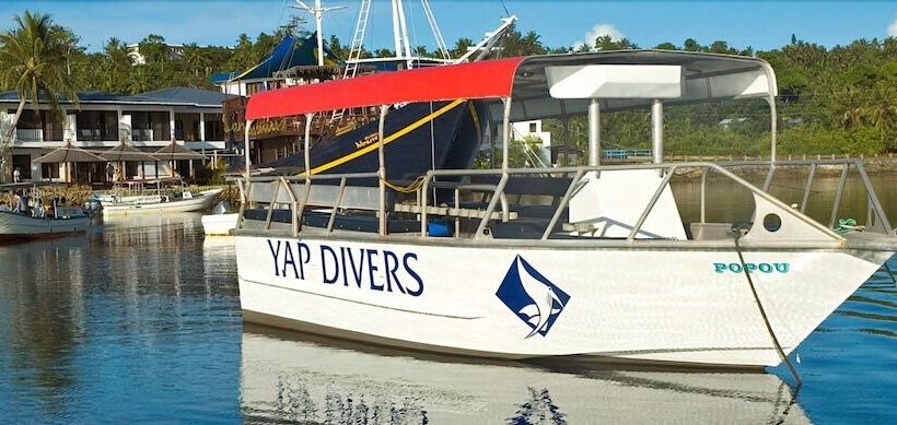 Manta Ray Bay Resort