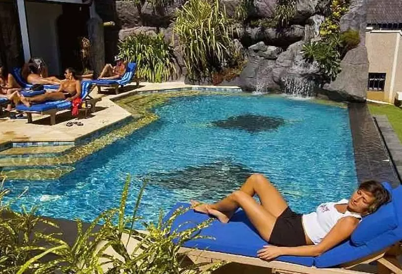 Manta Ray Bay Resort