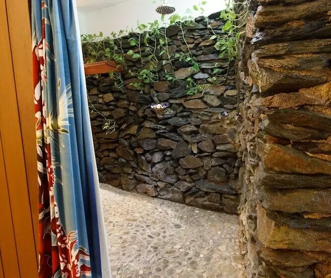 Manta Ray Bay Resort