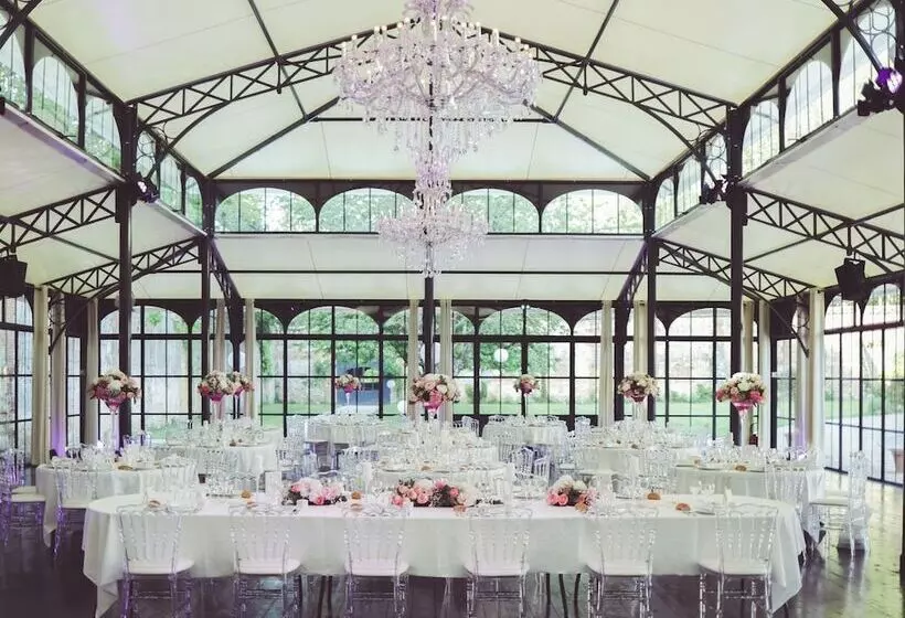 پانسیون Domaine De Montchevreuil
