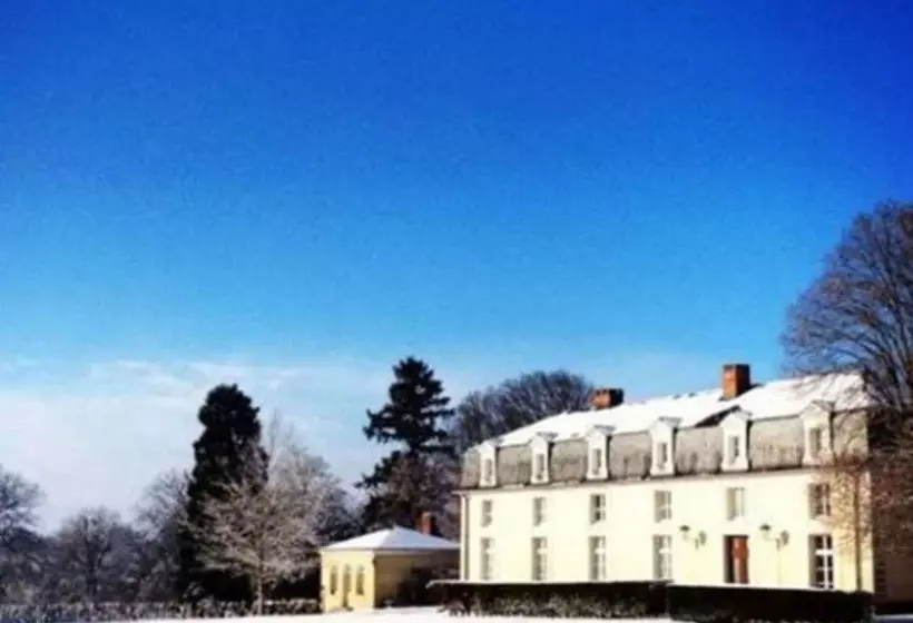 پانسیون Domaine De Montchevreuil