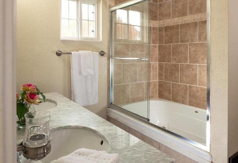 Pipestem Spa, Event Center And Mountain Chalets