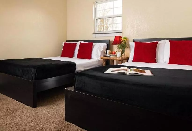 Pipestem Spa, Event Center And Mountain Chalets