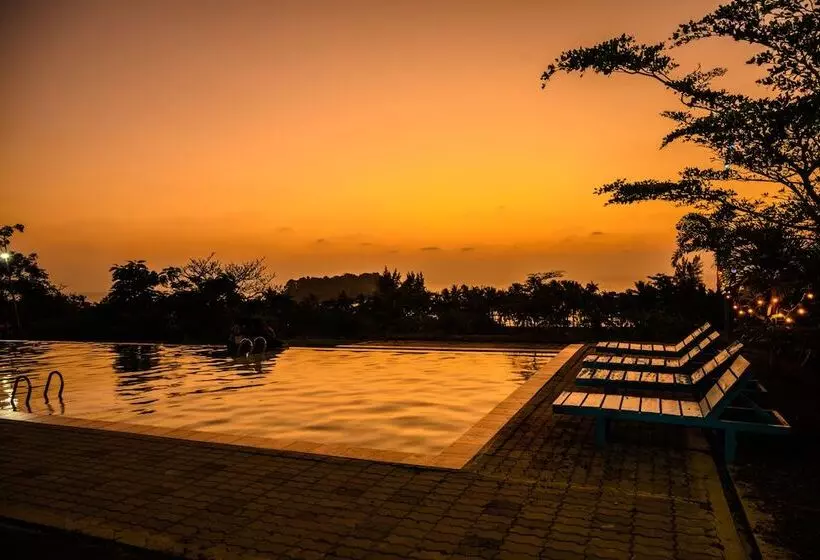 استراحتگاه Lover View Pool Bar & Bungalows