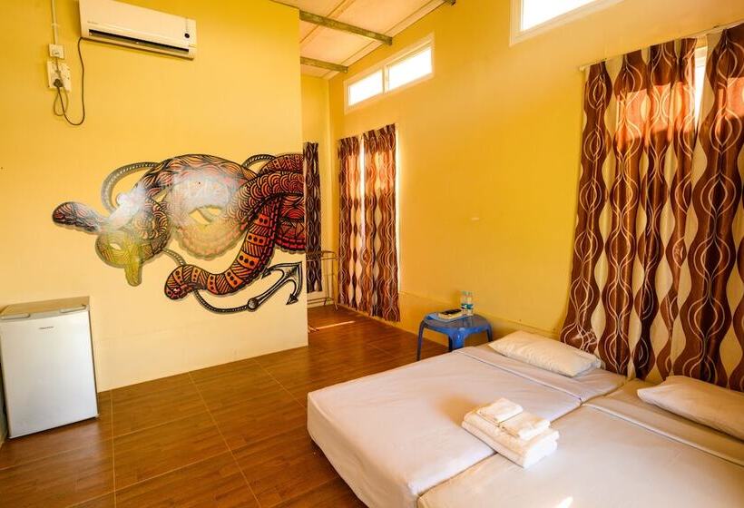 استراحتگاه Lover View Pool Bar & Bungalows