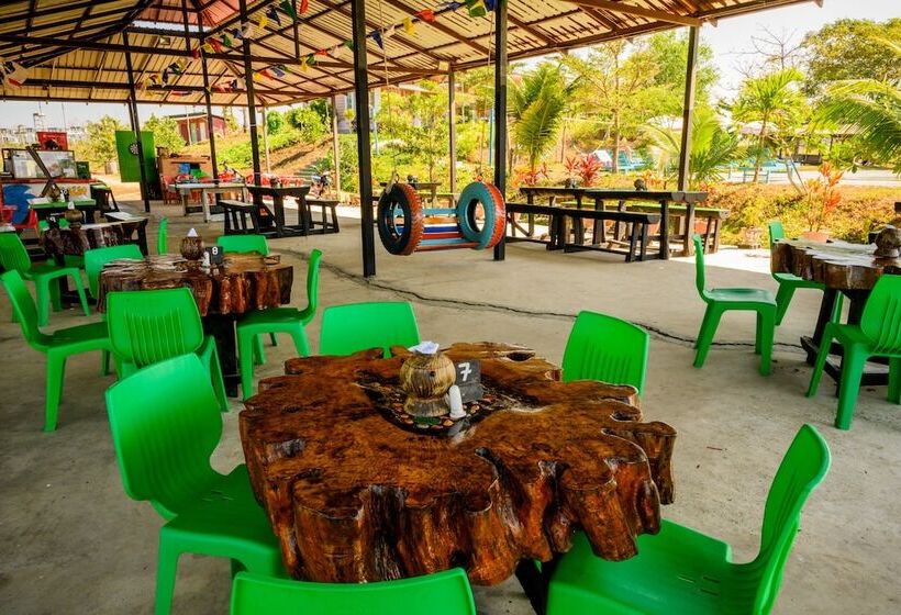 استراحتگاه Lover View Pool Bar & Bungalows