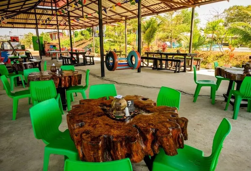 استراحتگاه Lover View Pool Bar & Bungalows