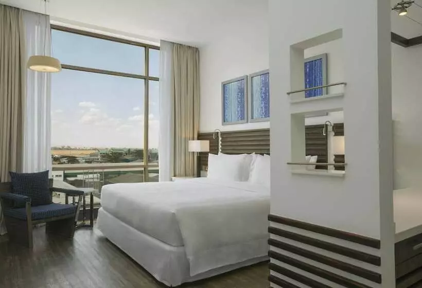 ホテル Four Points By Sheraton Nairobi Airport