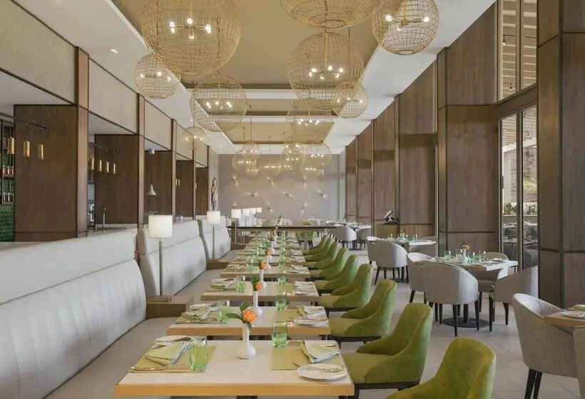 ホテル Four Points By Sheraton Nairobi Airport