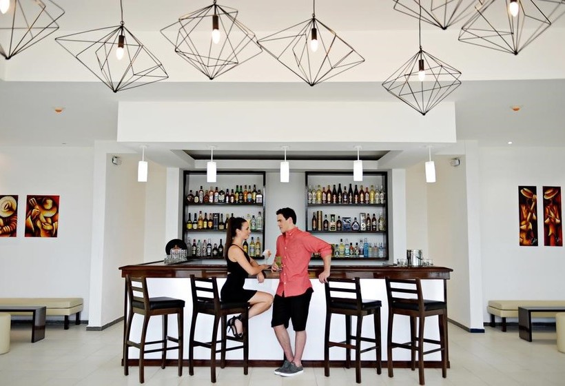 Отель Grand Memories Santa Maria