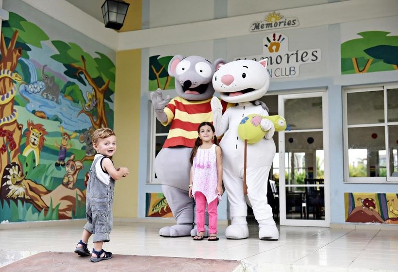 Отель Grand Memories Santa Maria