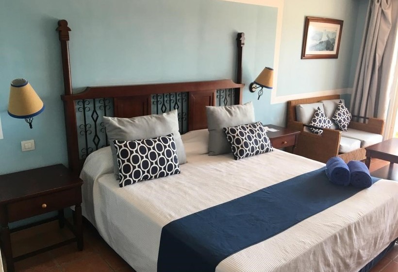 Отель Grand Memories Santa Maria