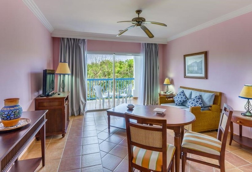 Отель Grand Memories Santa Maria