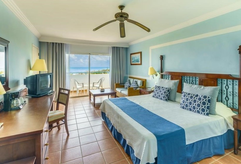 Отель Grand Memories Santa Maria