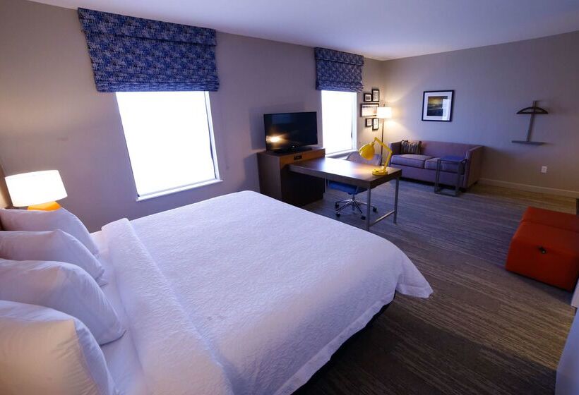 فندق Hampton Inn & Suites Forest City