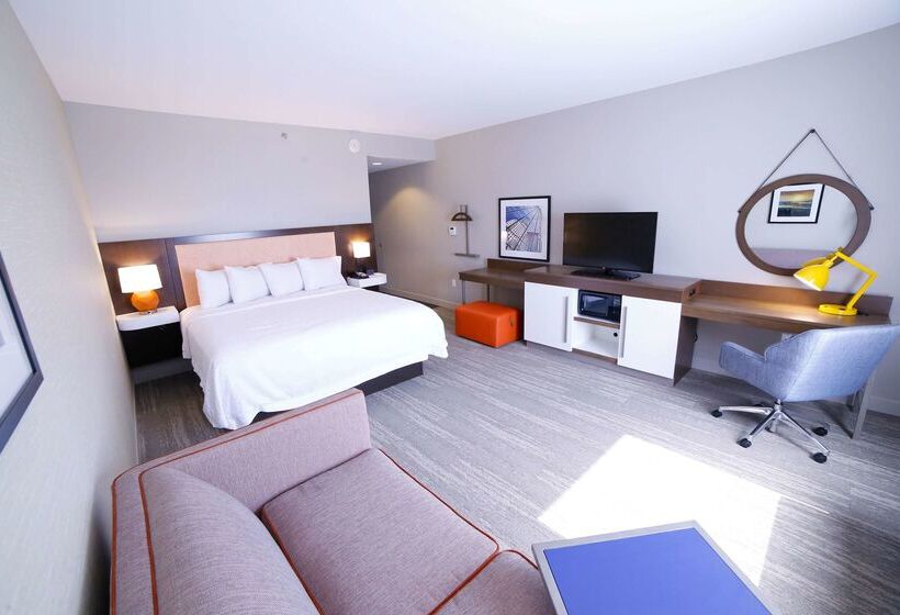 فندق Hampton Inn & Suites Forest City