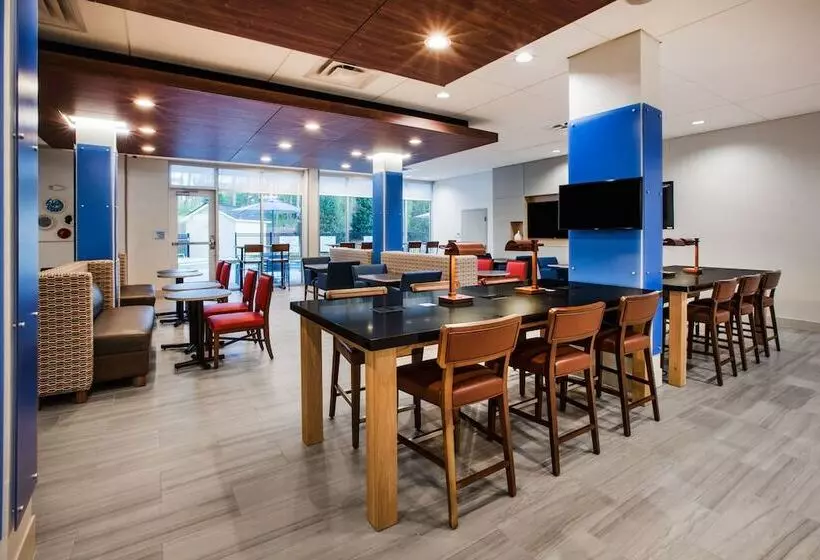 Hotelli Holiday Inn Express & Suites Atlanta N   Woodstock, An Ihg